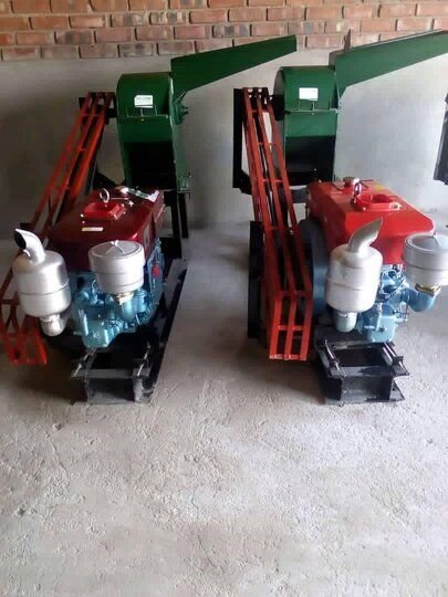 Diesel engine grinding mill