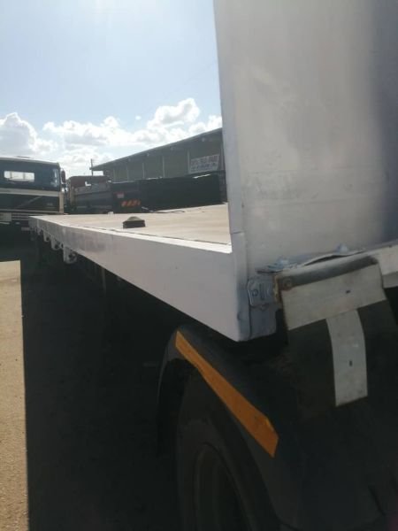 30 tonne tri axle flatbed trailer