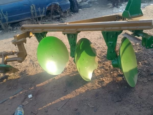 3 dish plough P11 Bain