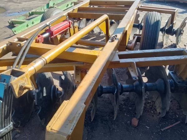 24 dish Bain Roam Harrow