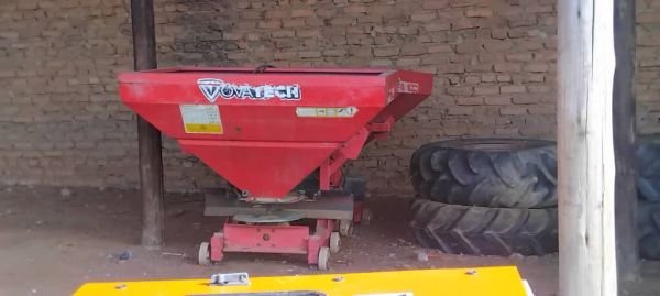 Vicon spreader for sale